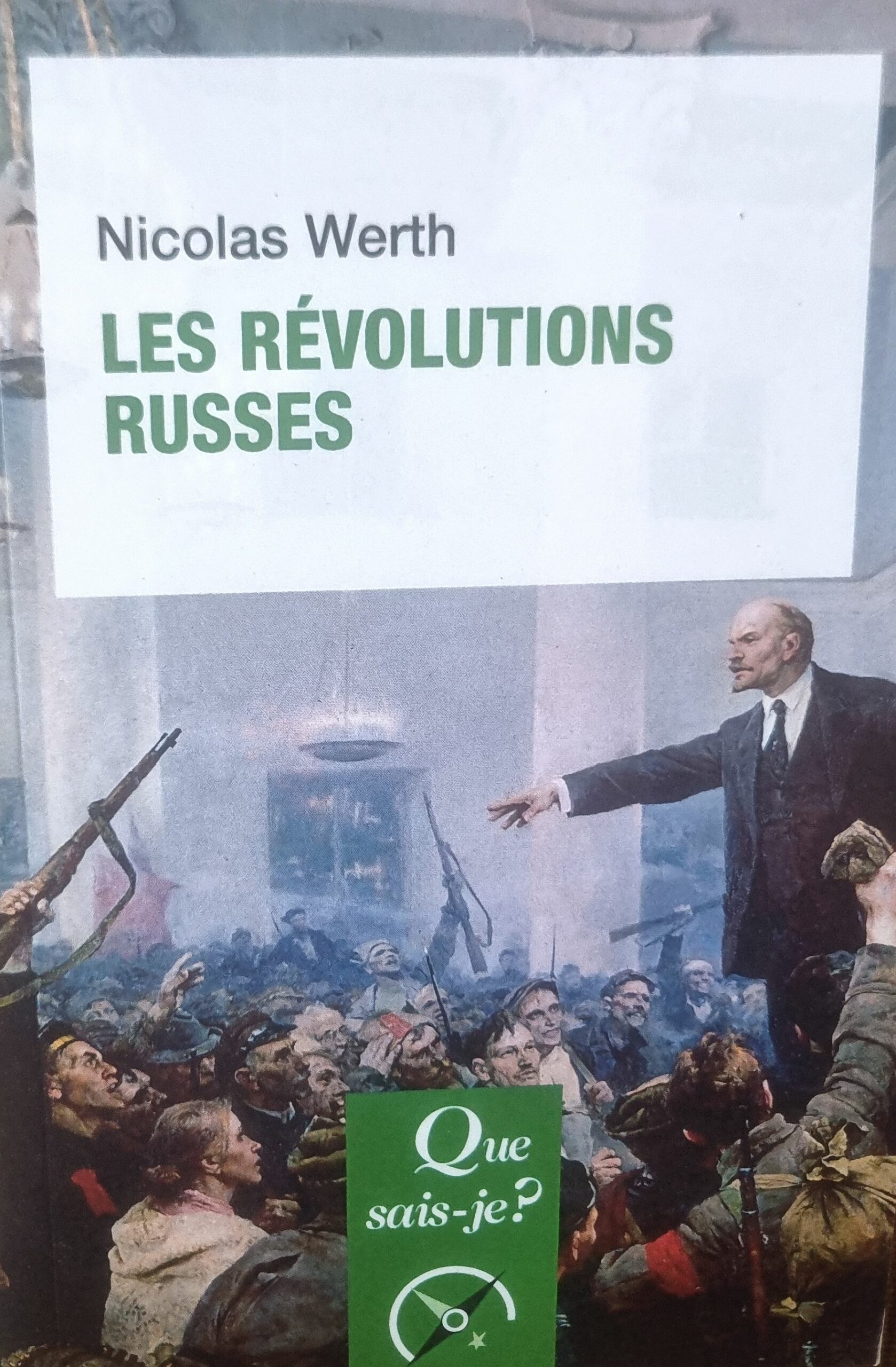 LES RÉVOLUTIONS RUSSES