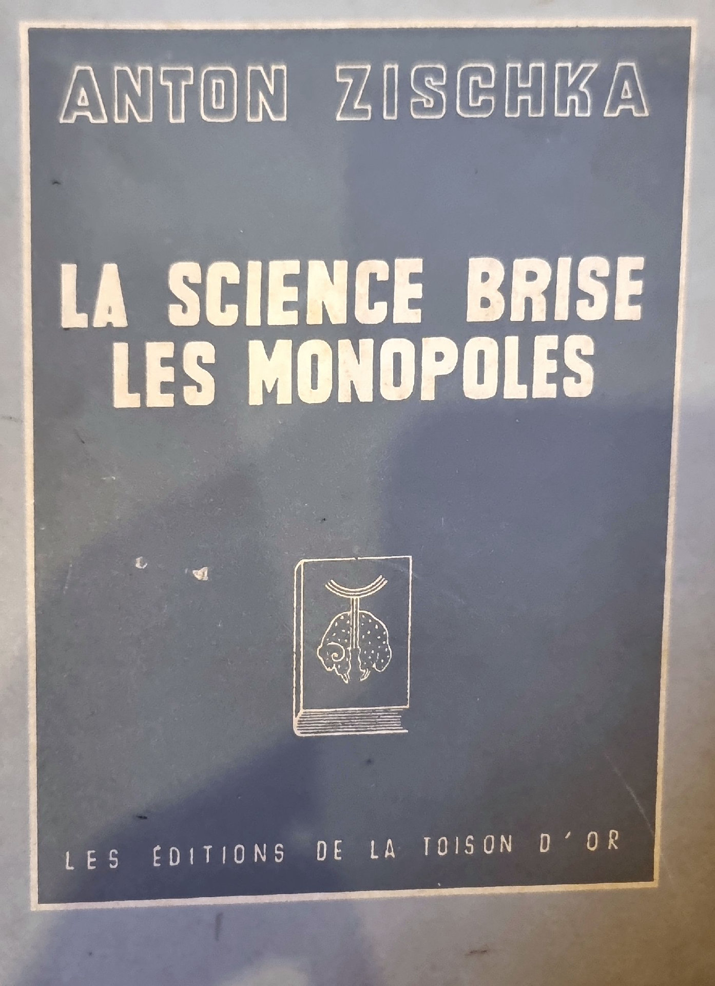 LA SCIENCE BRISE LES MONOPOLES